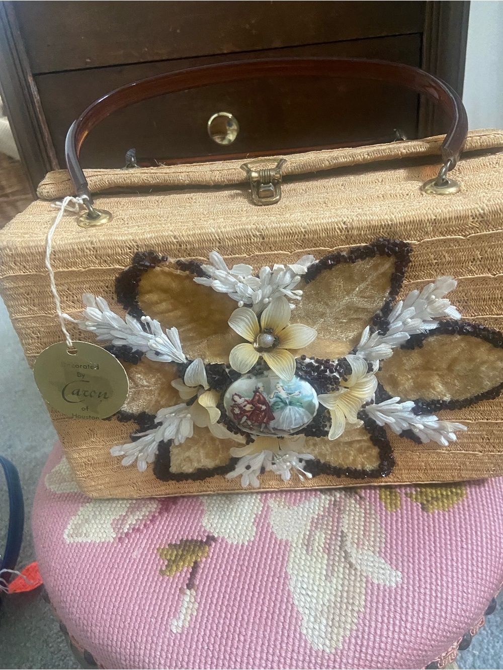 News/tag vintage Box Bag with brown, white and Cream Floral pieces and beading